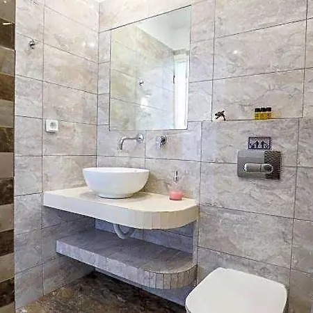 Finikas 3* Santorini Island
